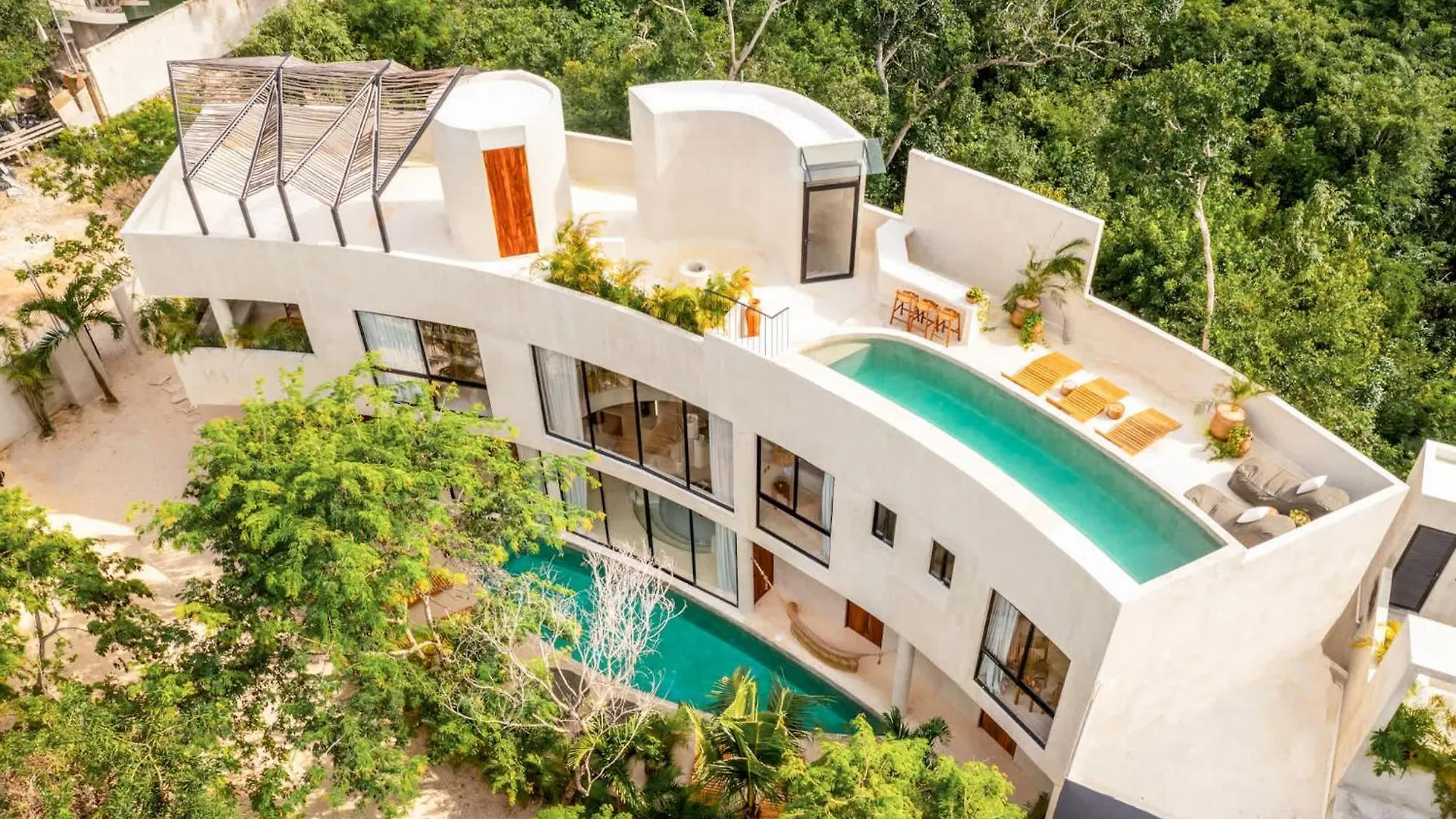 Majestic Jungle Villa With 2 Pools & Rooftop Bbq location