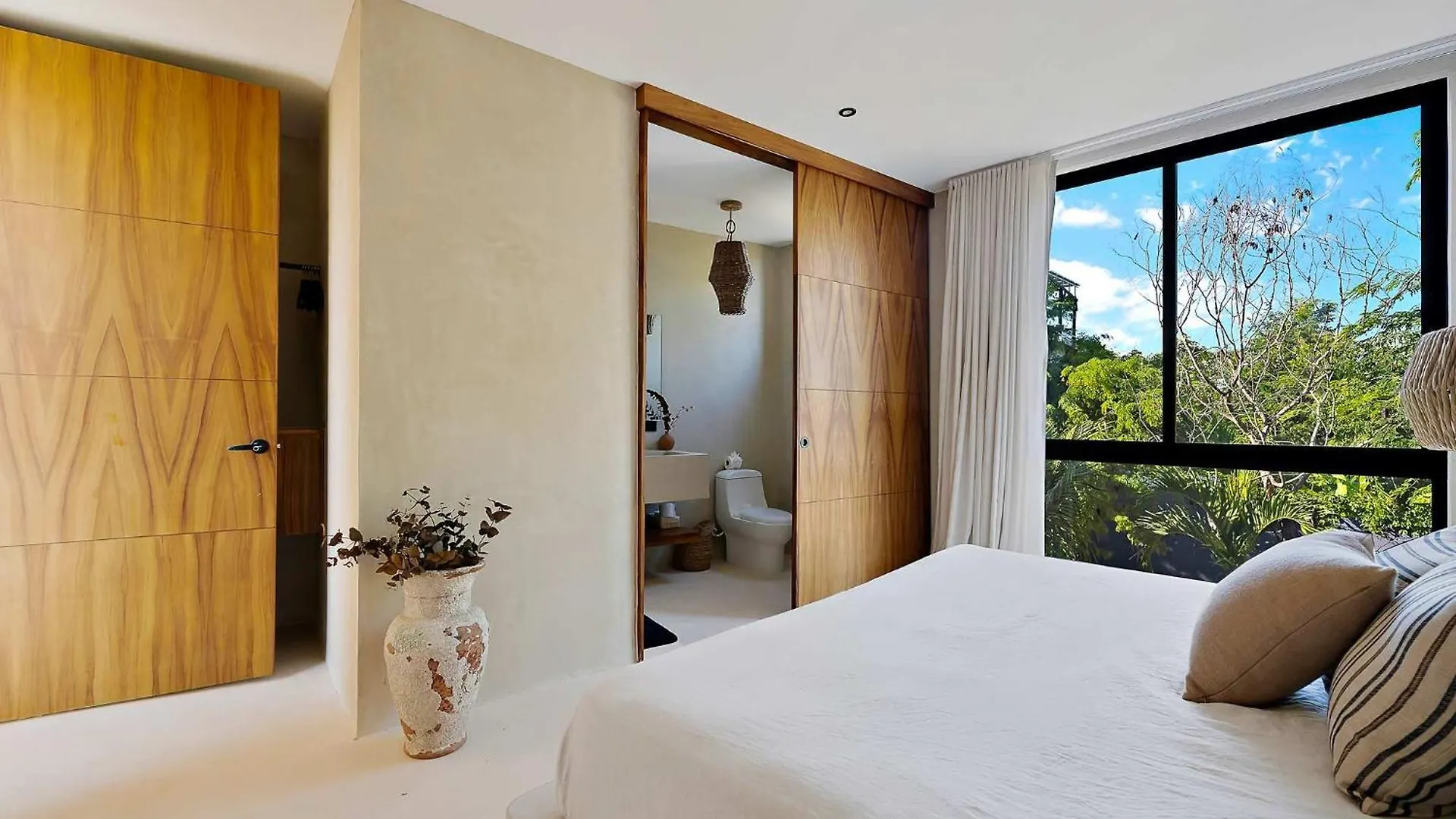 Majestic Jungle Villa With 2 Pools & Rooftop Bbq 툴룸