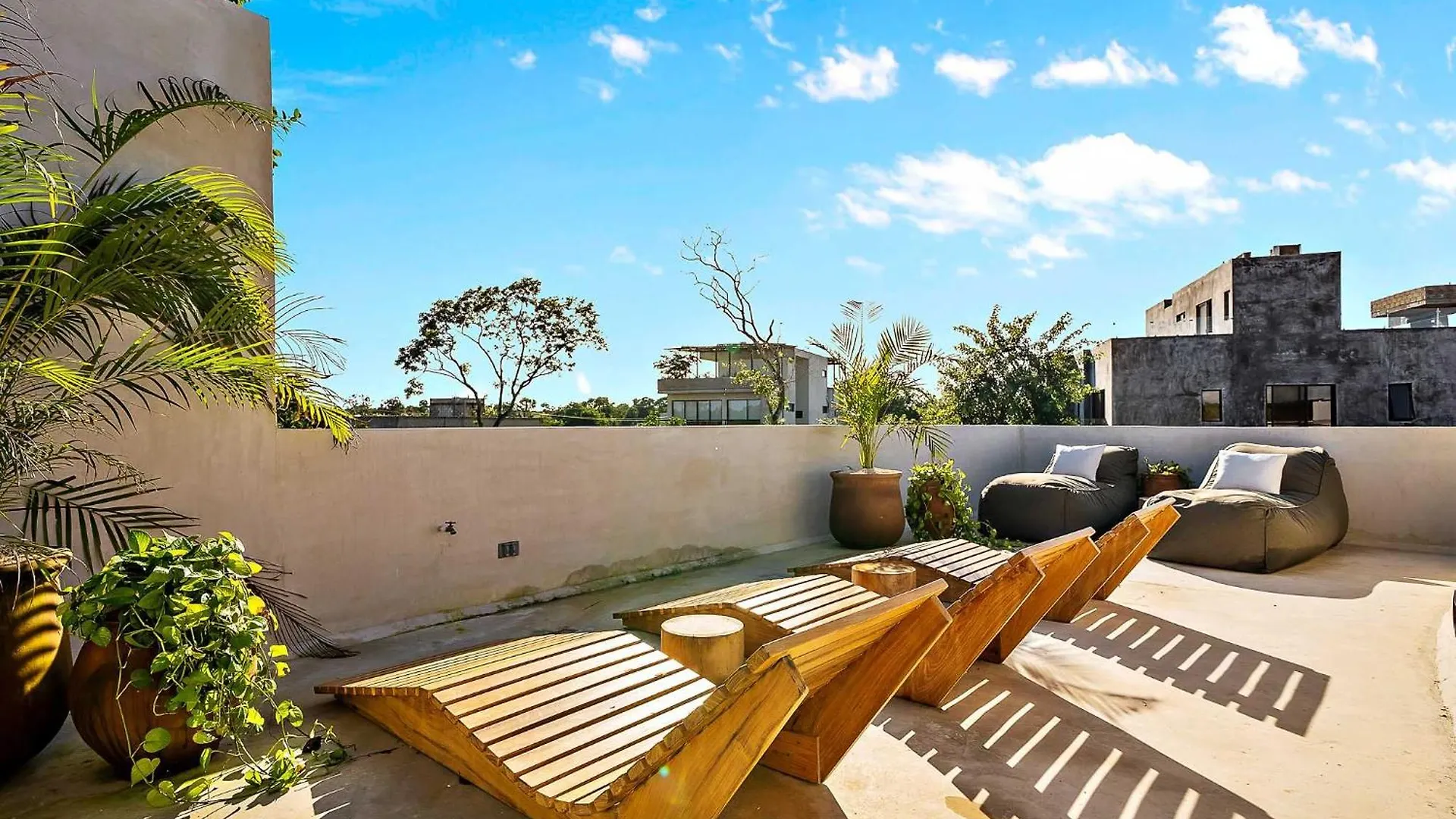 Majestic Jungle Villa With 2 Pools & Rooftop Bbq 툴룸