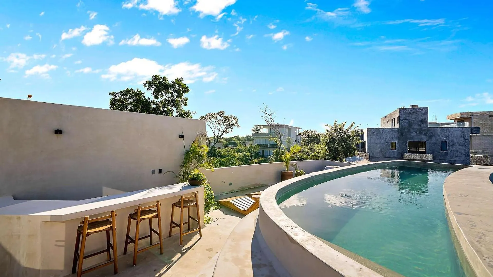 Majestic Jungle Villa With 2 Pools & Rooftop Bbq 툴룸